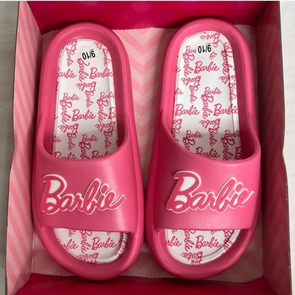 ✨️💕 BARBIE MATTEL pink Slide slippers/  Sandals 7/8  NEW NO BOX ✨️💕 - Picture 1 of 4